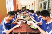 Vui sinh hoạt hè ở Trường THPT Bùi Hữu Nghĩa