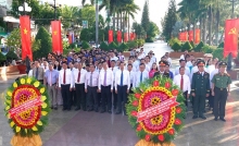 Lãnh đạo TP Cần Thơ viếng Tượng đài Chủ tịch Hồ Chí Minh