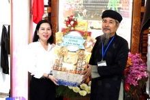 Lãnh đạo UBND huyện Phong Điền đến thăm và chúc mừng các Ban Trị sự Giáo hội Phật giáo Hoà Hảo, nhân ngày khai sáng đạo