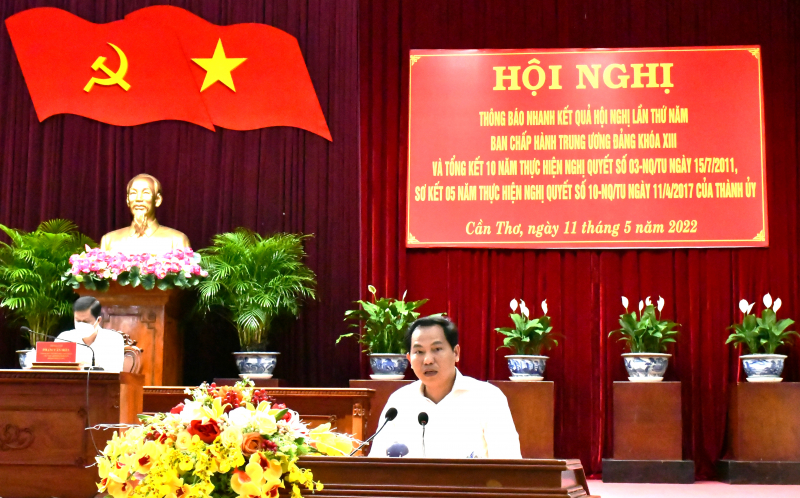 Đồng chí Lê Quang Mạnh, Ủy viên Trung ương Đảng, Bí thư Thành ủy phát biểu kết luận hội nghị.