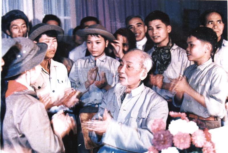 Thiêng liêng hai tiếng “đồng bào”  trong Tuyên ngôn Độc lập của Chủ tịch Hồ Chí Minh